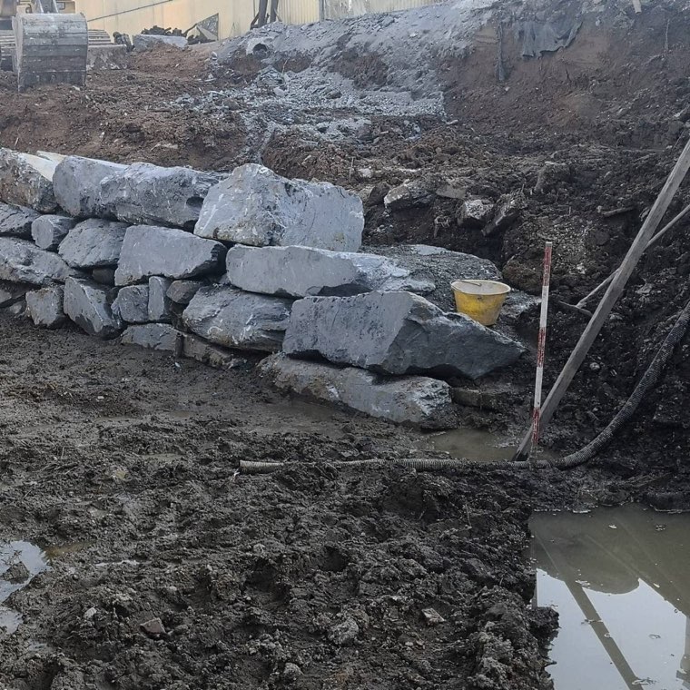 Muro spondale in massi
