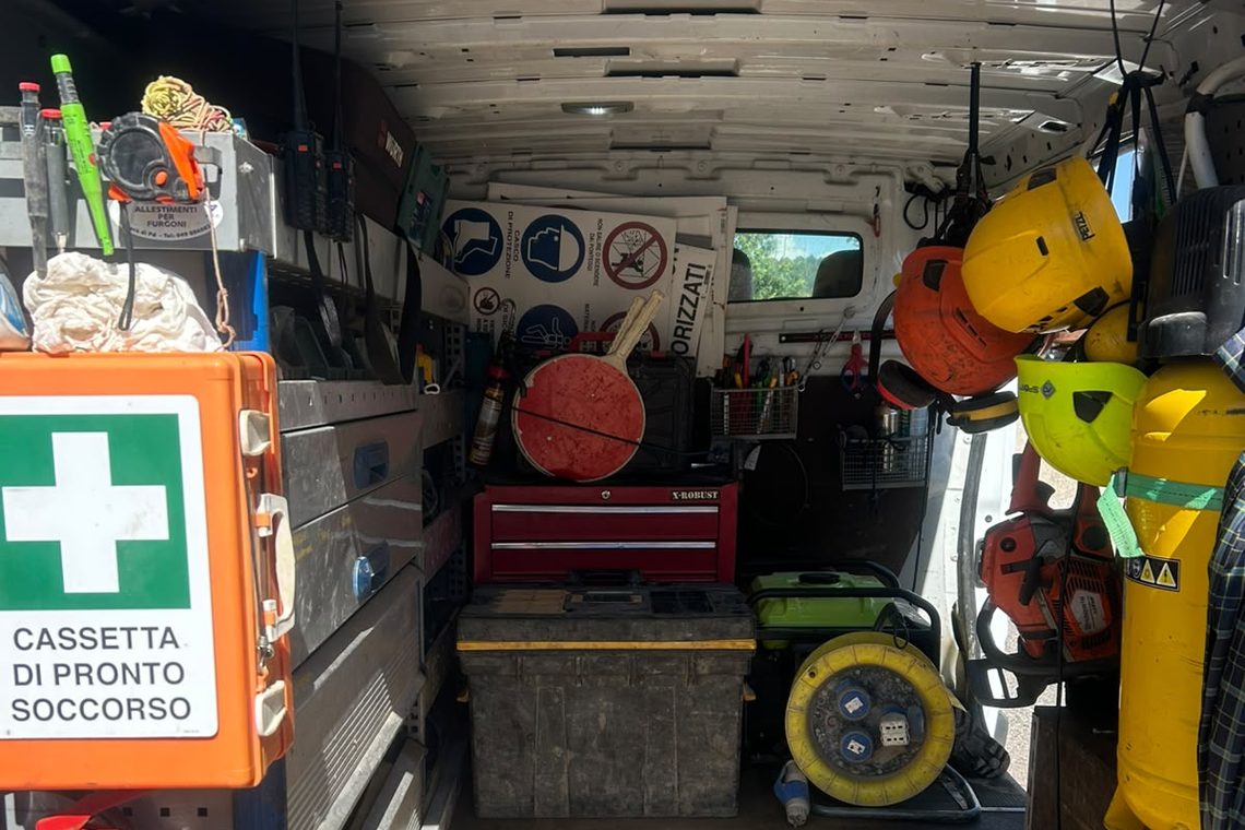 Dentro l'officina mobile