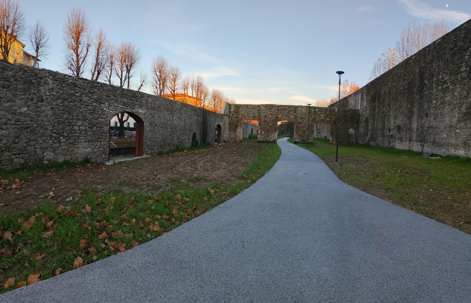 Pavimentazioni e piste ciclopedonali in calcestruzzo drenante